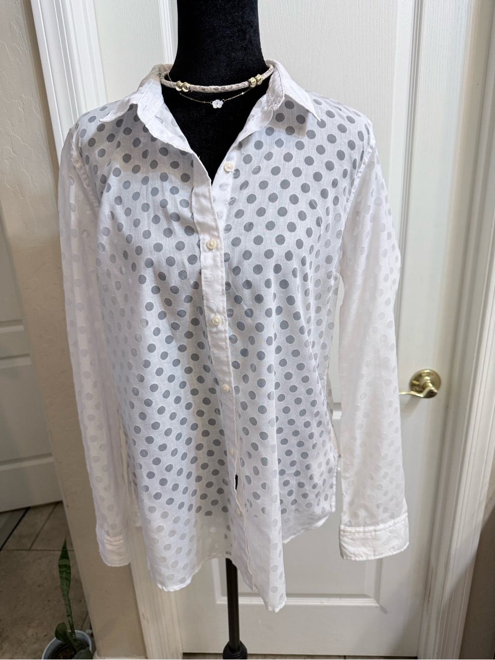 GAP White Swiss Fitted Boyfriend Button-Down Shirt Size L